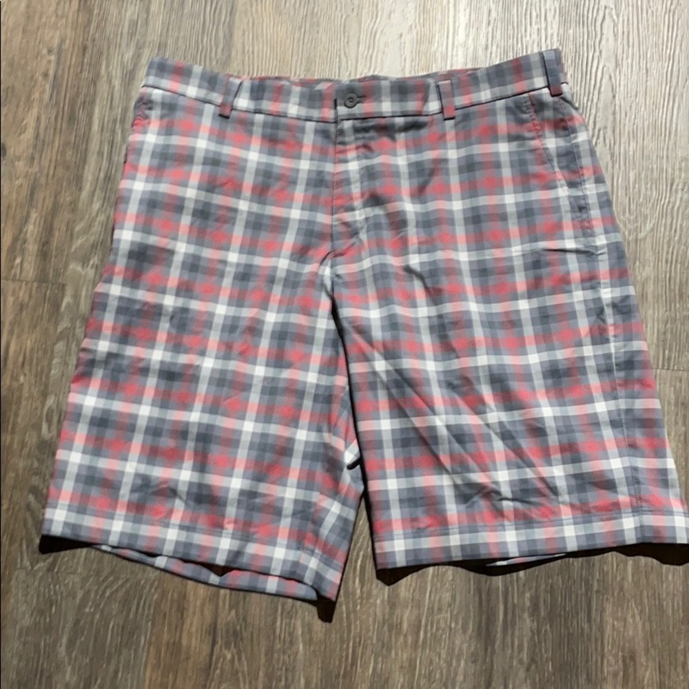 Nike Golf Dryfit men’s shorts size 38